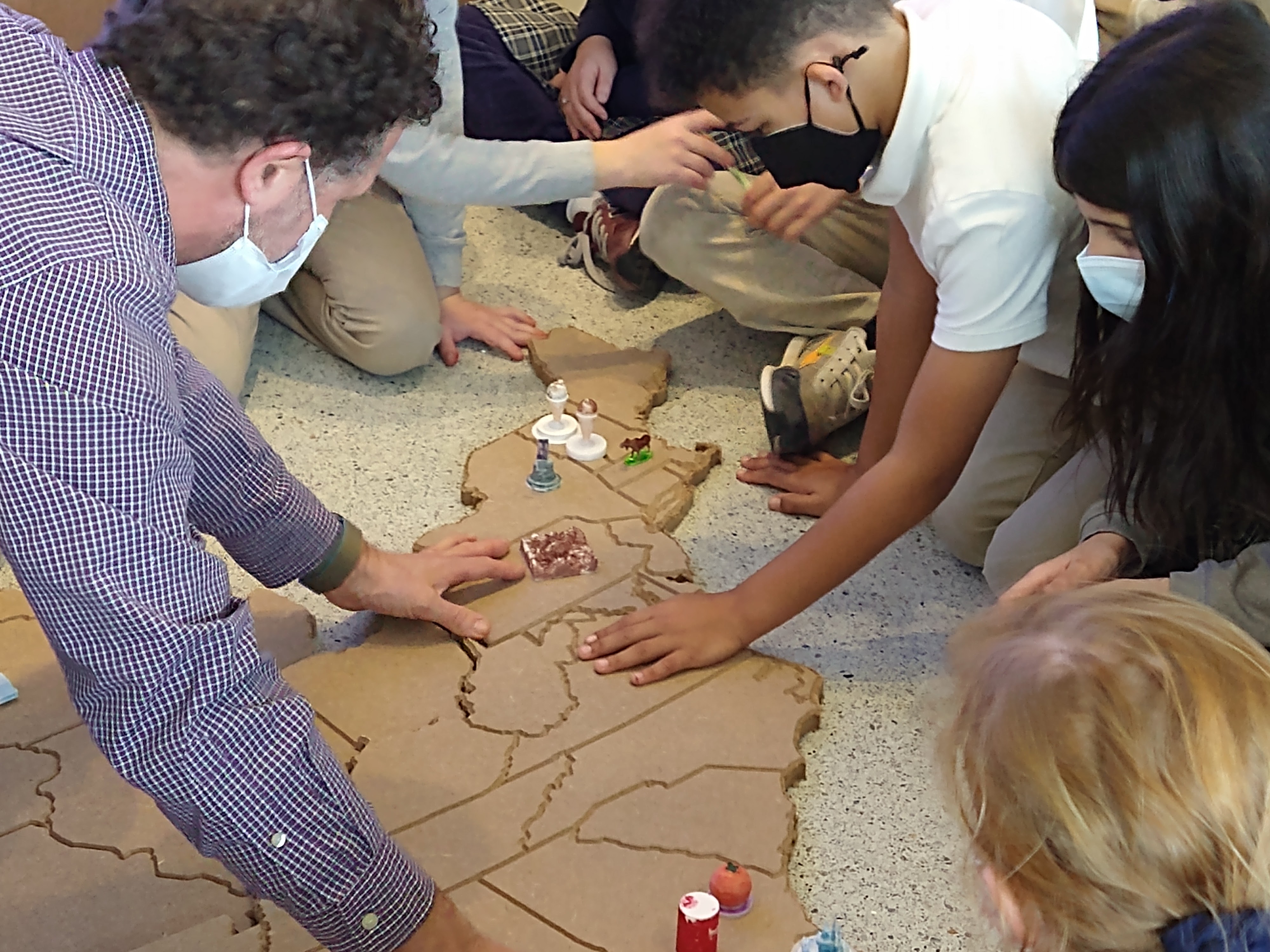 Imitation, Modification, Innovation: Three Steps for Teaching Making